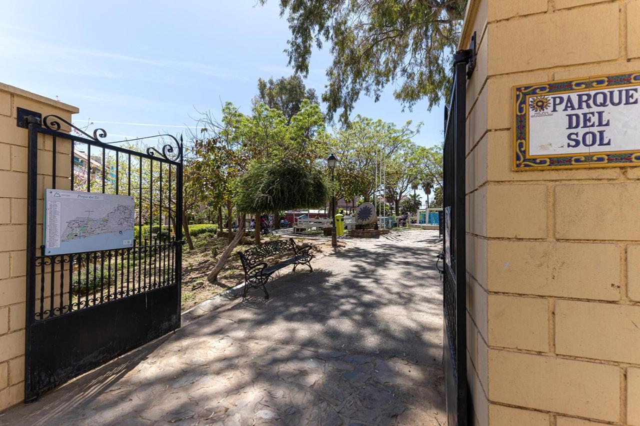 Top Floor Fuengirola Park Apartment With Parking Екстериор снимка